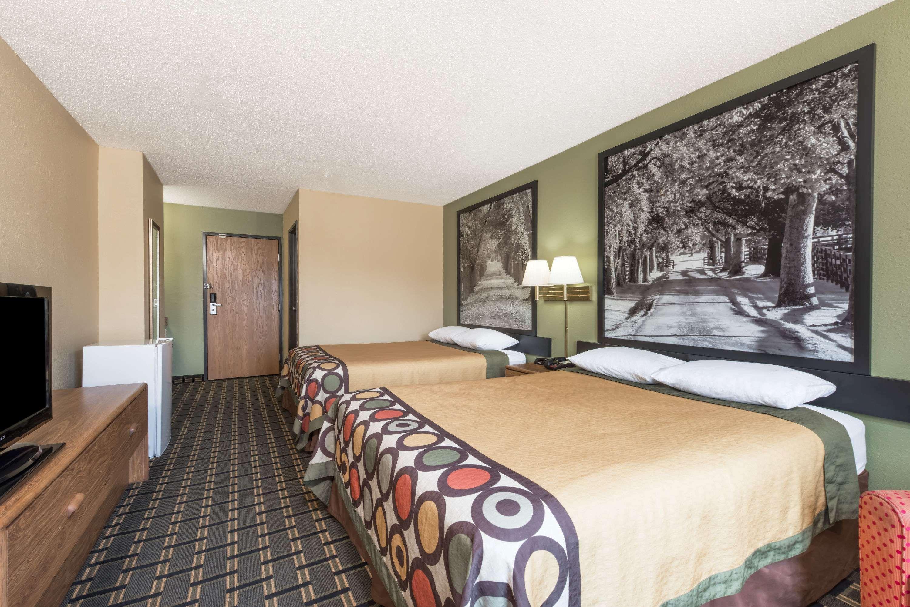 Super 8 By Wyndham Greenville Экстерьер фото